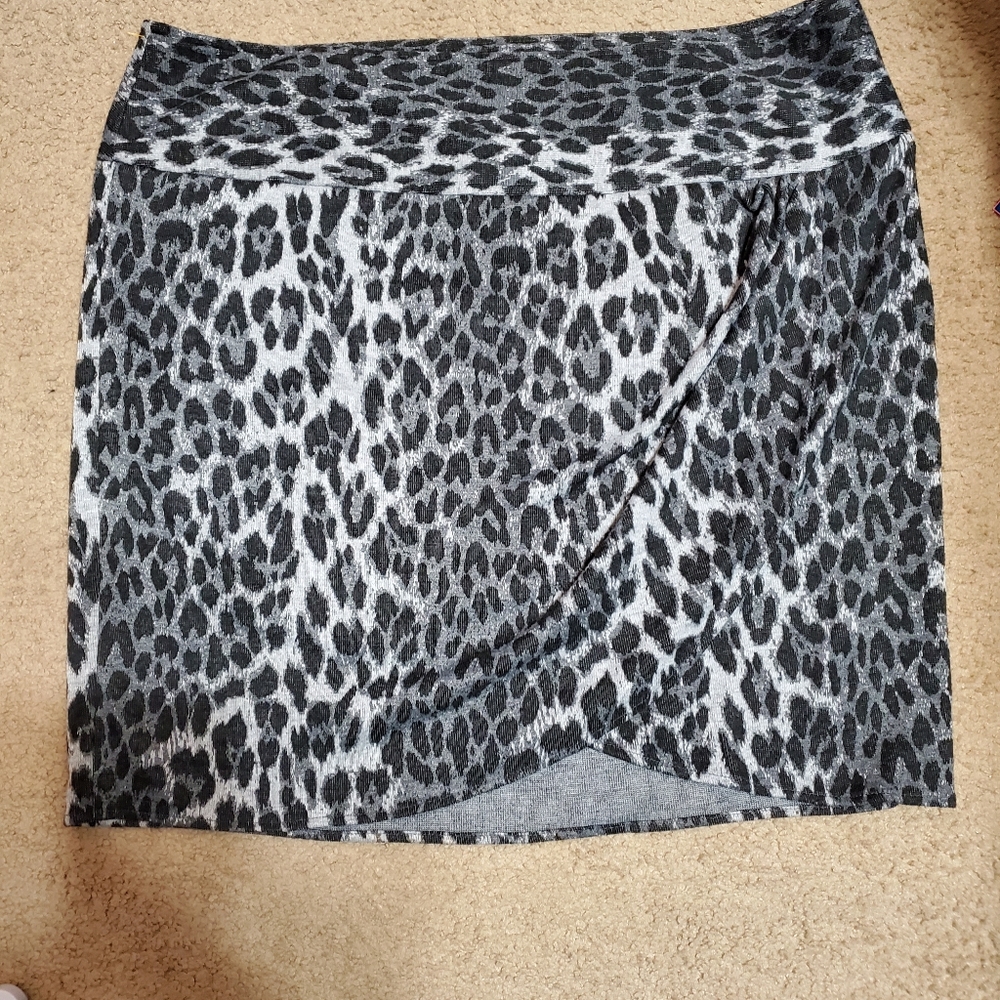💕MUST GO Lane Bryant Animal Print Skirt